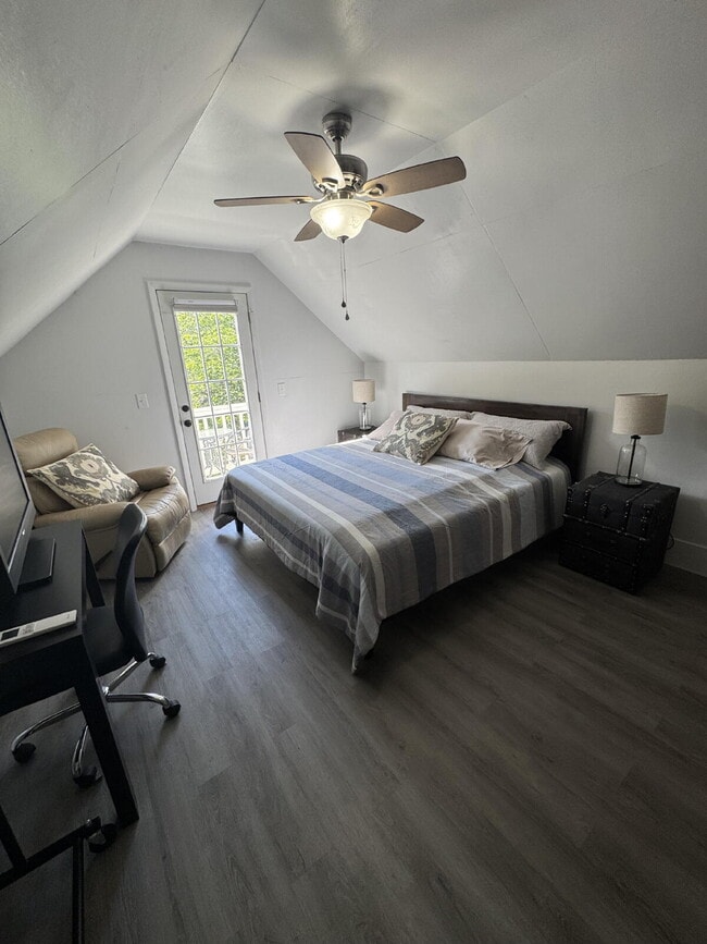 Photo - "Charming Furnished Studio Apartment Retreat in Valley Head – Cozy 300 Sq Ft!"