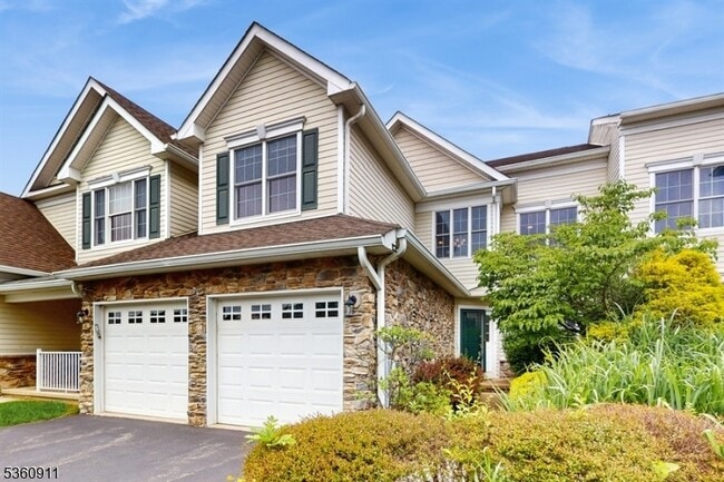 Photo - 104 Briar Ct Townhome