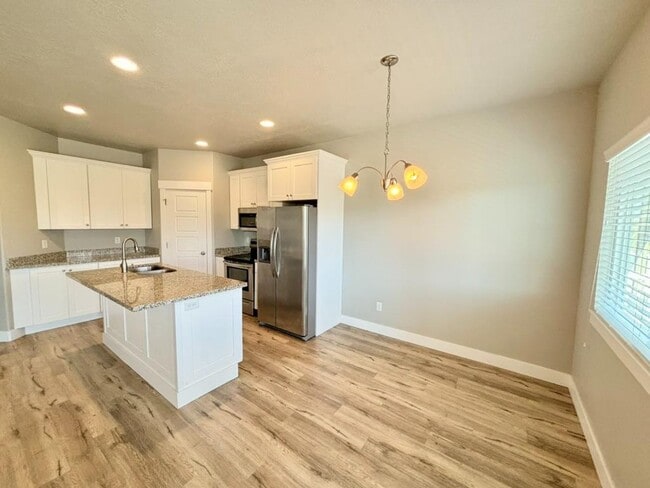 Photo - 683 S 1803 W