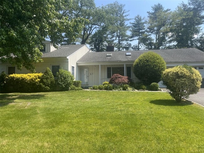 Photo - 60 Oaktree Ln House