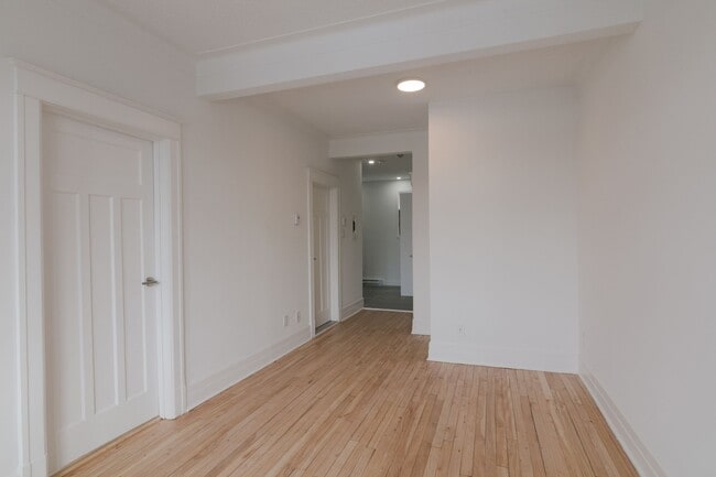 Photo - 6885-6891 Sherbrooke west Unit 23