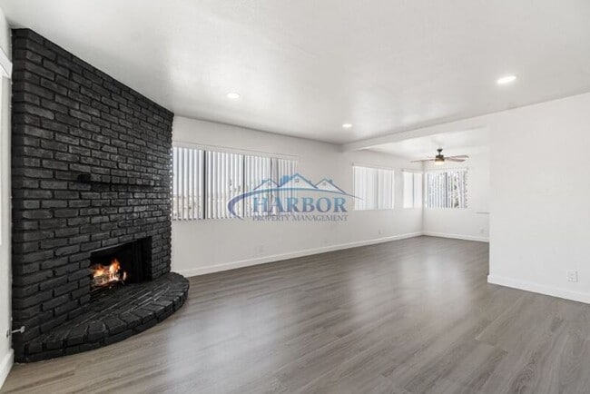 Photo - 789 W 18th St