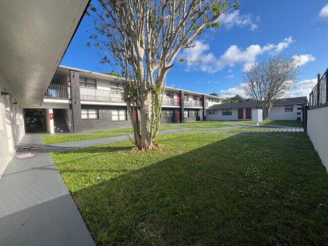 Photo - 1610 N 25th St Unidad 9