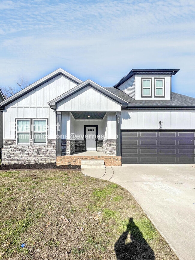 Building Photo - 637 Battery Ct