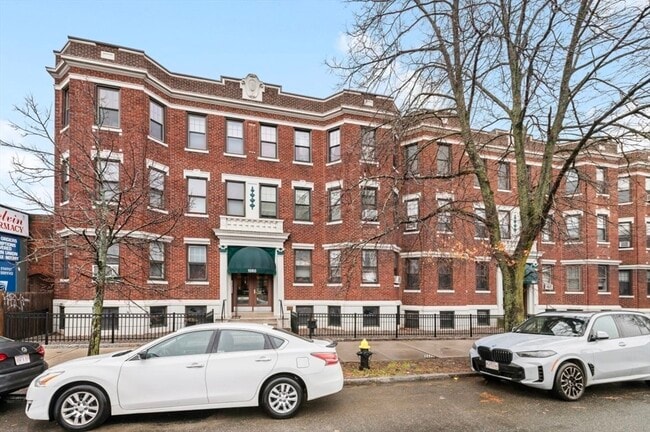 Building Photo - 1560 Commonwealth Ave Unit 6