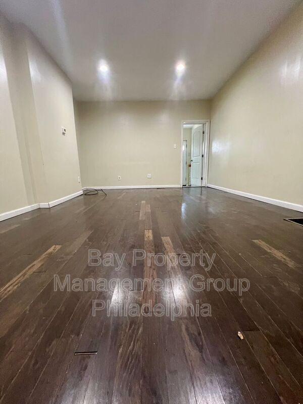 Photo - 7275 Saybrook Ave