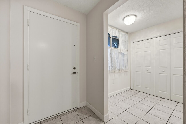 Entry - 2650 Pearce Dr Unit #111