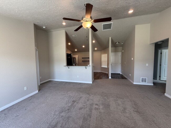 Photo - Beautiful 3 Bedroom, 2 Bath Home Near Lake Lowell