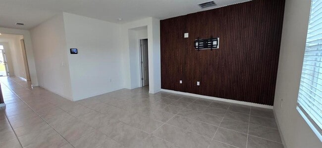 Photo - 804 Horsetail Dr