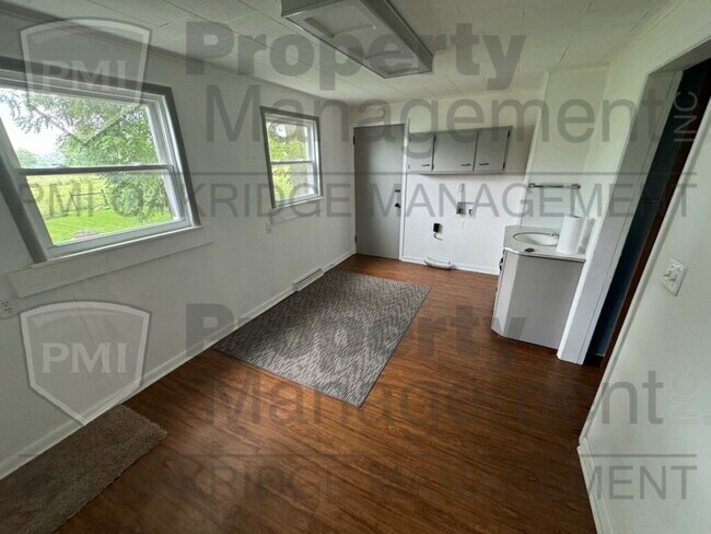 Photo - Country 2 Bedroom Apartment with 1 Car Garage