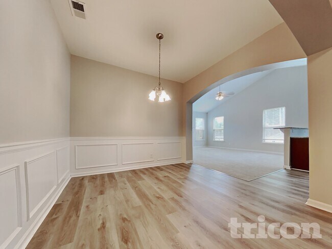 Photo - 30 Fernwood Ct