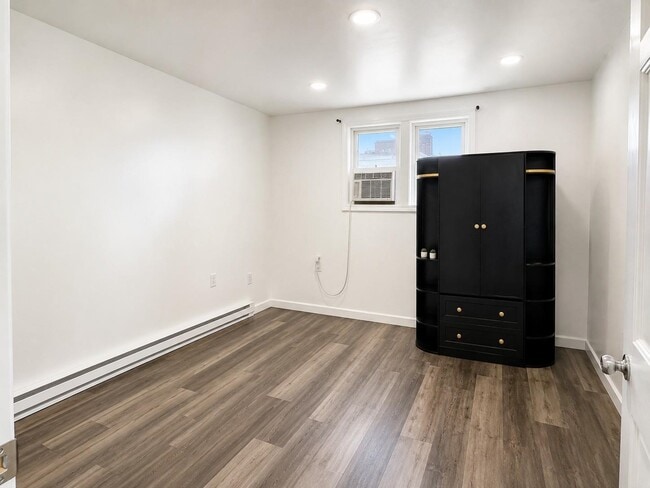 131 Hudson St Unidad REAR BUILDING