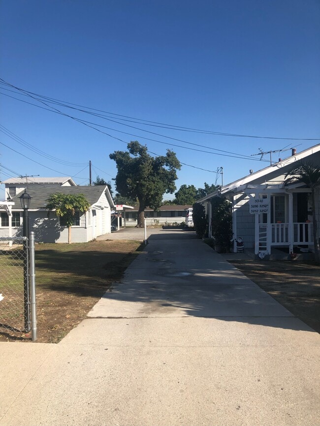 3248 Walnut Grove, Rosemead, California - 3250 1/2 Walnut Grove Ave