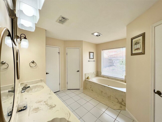 Photo - 2634 Williams Grant St