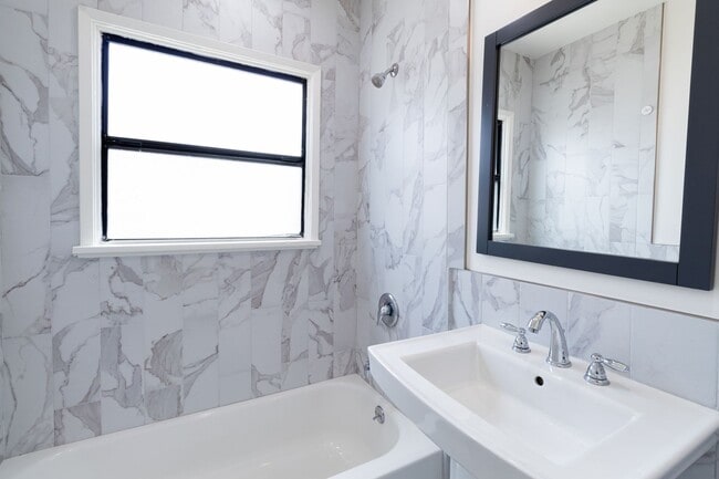 Photo - 2104 E Florida St Unidad 10