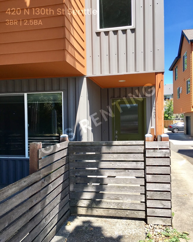 Photo - 420 N 130th St