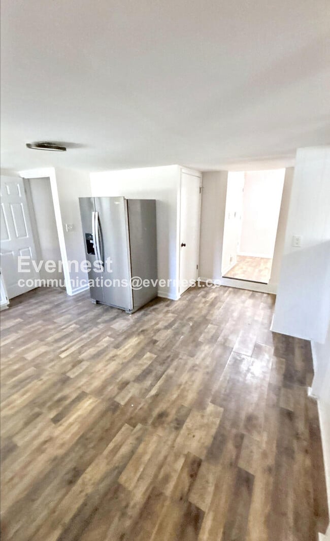 Photo - 260 Sadonia Ave