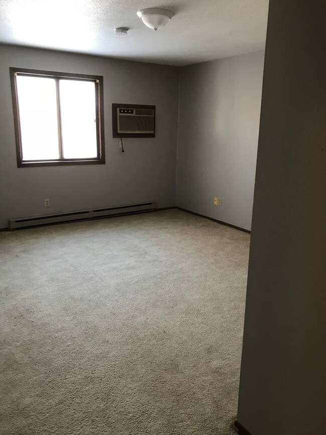 Photo - Riverside Apartments