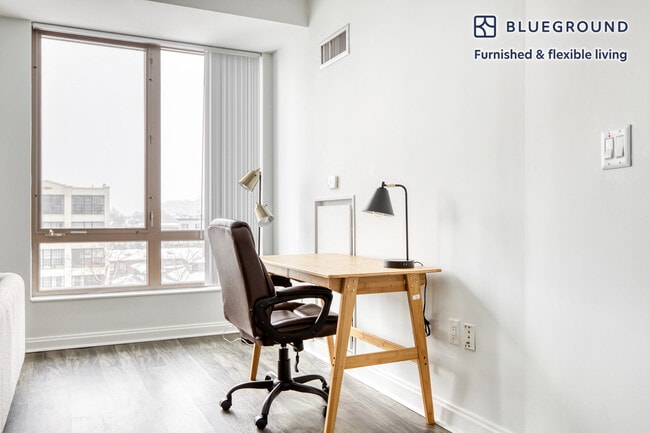 Photo - 285 Third St Unidad FL6-ID592