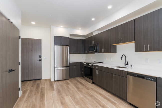 0BR, 1BA- 531SF - Kitchen