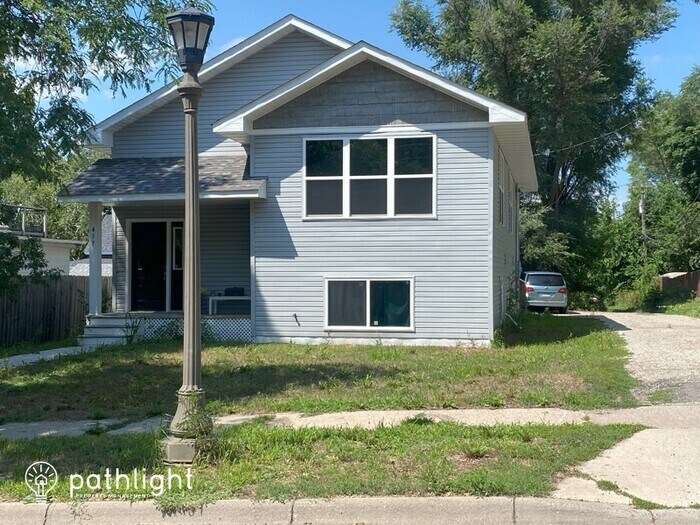 457 Lawson Avenue W, Saint Paul, MN, 55117 Rental House Rental in