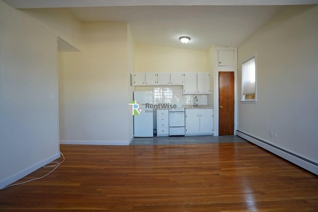 Photo - 164 N Beacon St Unidad 24