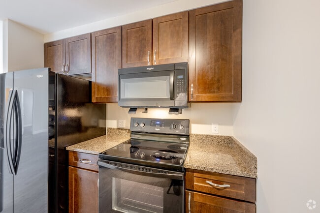 2 BR, 1 BA