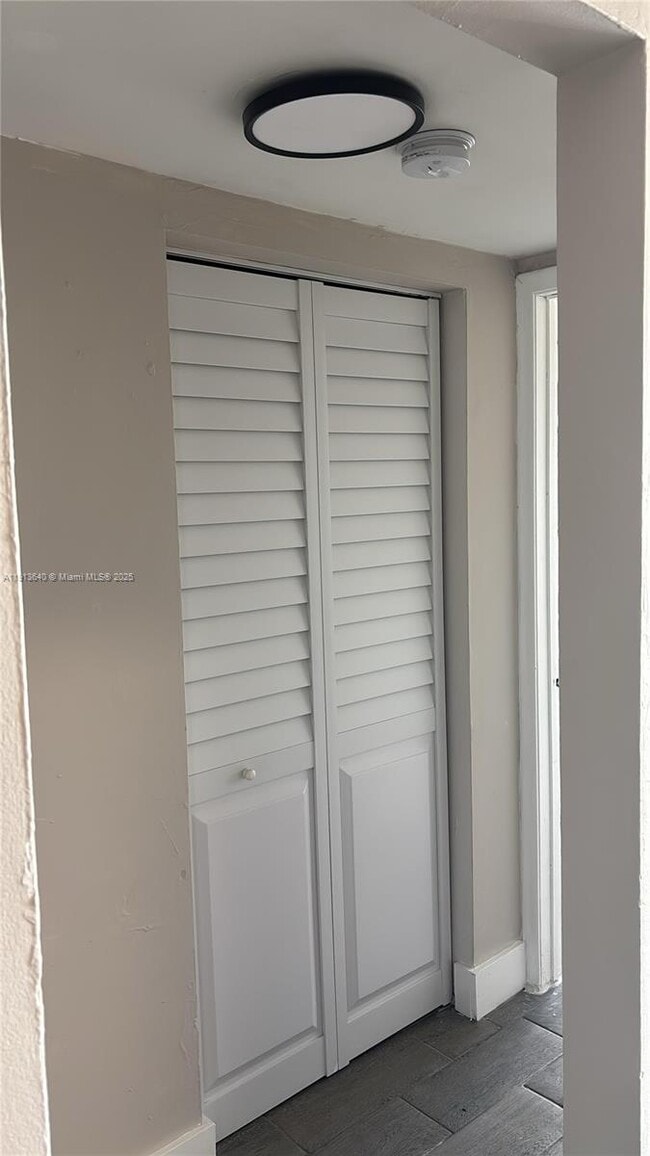 Photo - 13725 NE 6th Ave Unidad 407