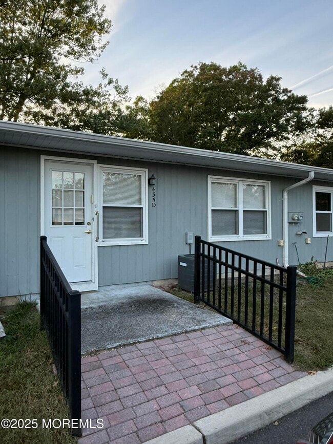 Photo - 435D Picardy Ct