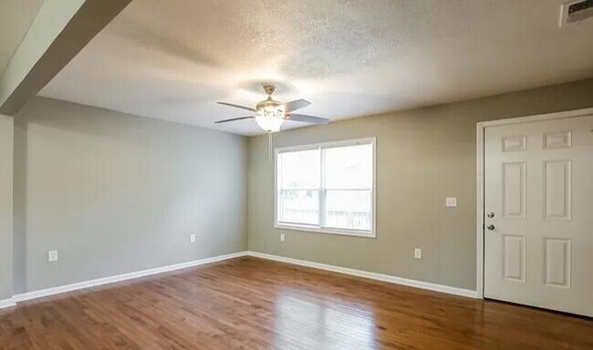 Photo - 209 W 97th St