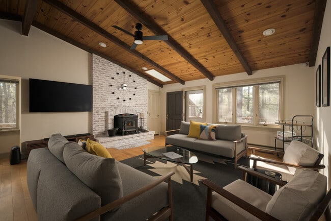 Photo - 2237 Lockwood Dr