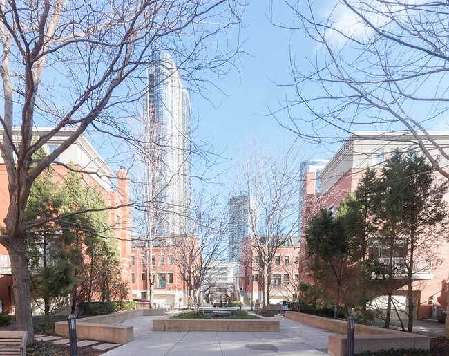 Photo - 501 N Clinton St Unit 1807