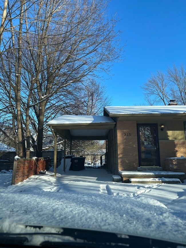 Building Photo - Lovely family home