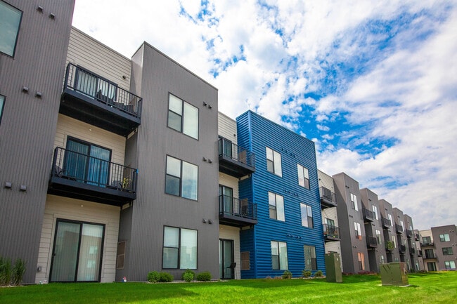 Photo - Courtyard at Cobblestone Park