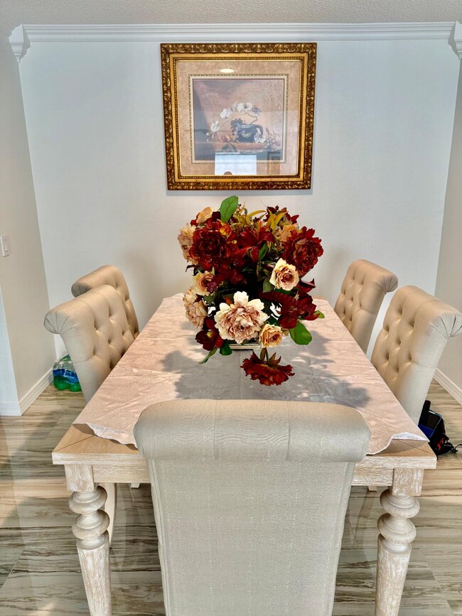 Building Photo - 9481 Highland Oak Dr Unit 413