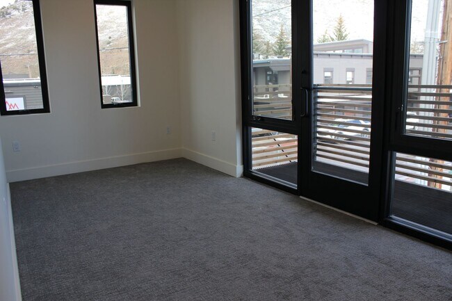 Photo - The Twin Unit 1