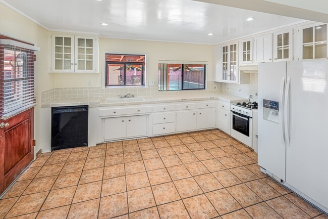 Photo - 1618 S Meeker Ave