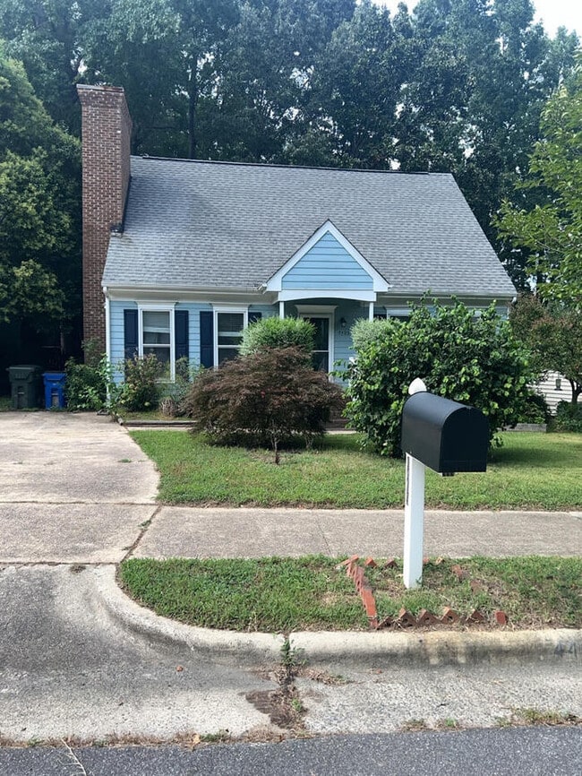 Building Photo - Charming Updated Home in Hedingham with 1s...
