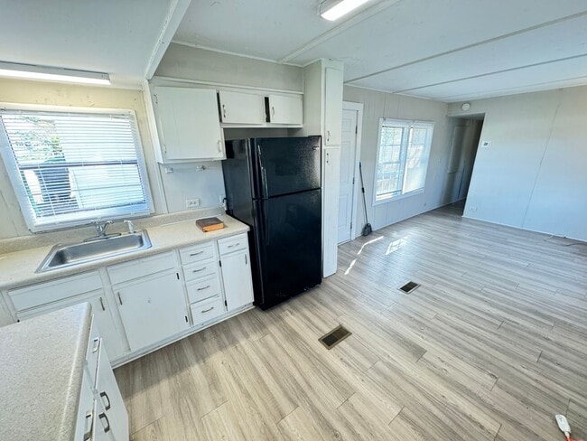 Building Photo - 2bed/1bath trailer in downtown Landis all electric