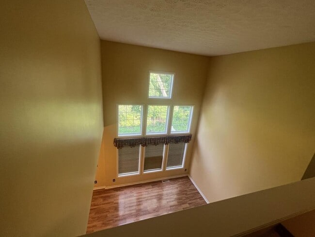 Photo - 5825 Crescent Ridge Dr