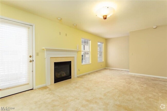 Building Photo - 1957 E 85th St Rental