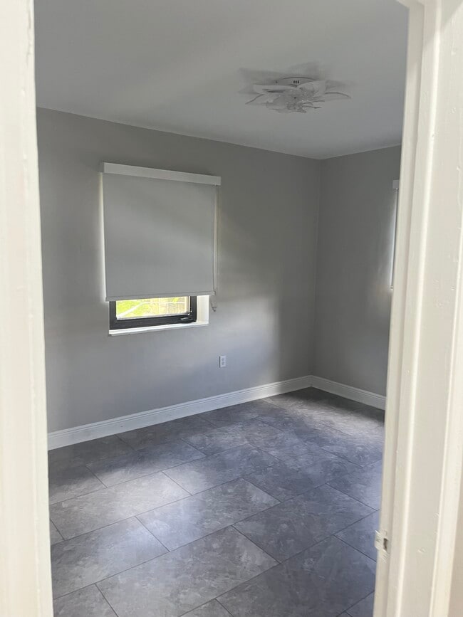 Photo - 2361 SW 27th St Unit Apt 4