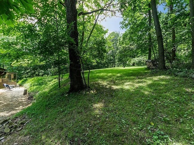 1925 Jones Rd