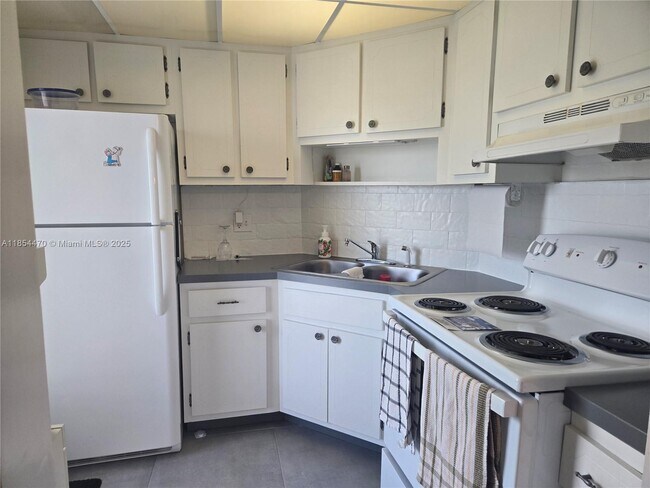 Photo - 1021 Crystal Lake Dr Unit 207
