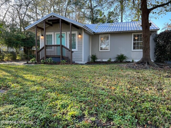 Building Photo - 4550 Crescent St