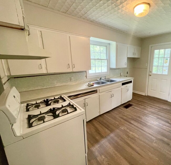 Photo - 2/1 Available for Rent in Canton!