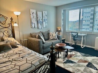 Building Photo - 12520 Edgewater Dr Unit #902 Rental