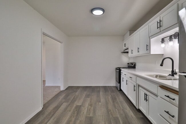 Crow's Nest Apartments