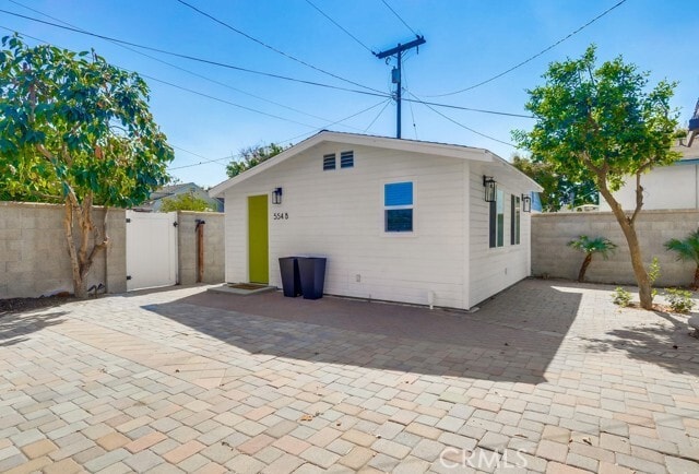 Building Photo - 554 S Lemon St