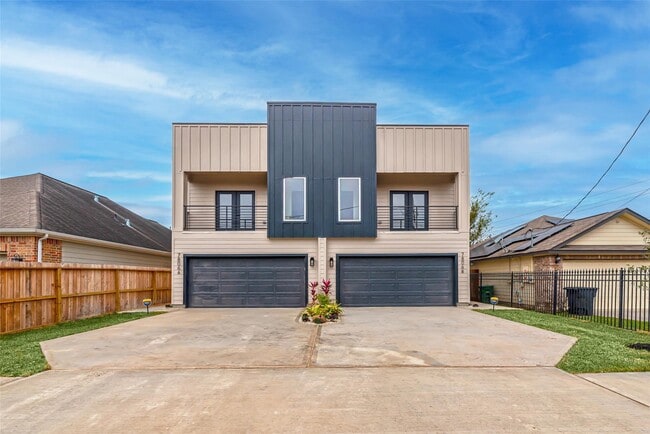 Building Photo - 7806 Comal St